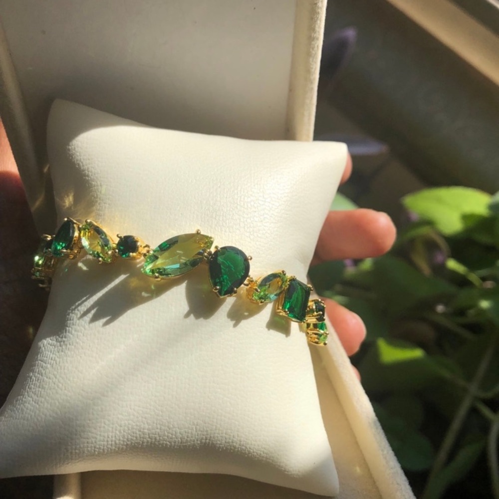- Gema inspired emerald shade bracelet - not swan stamped - Picture 6 of 13
